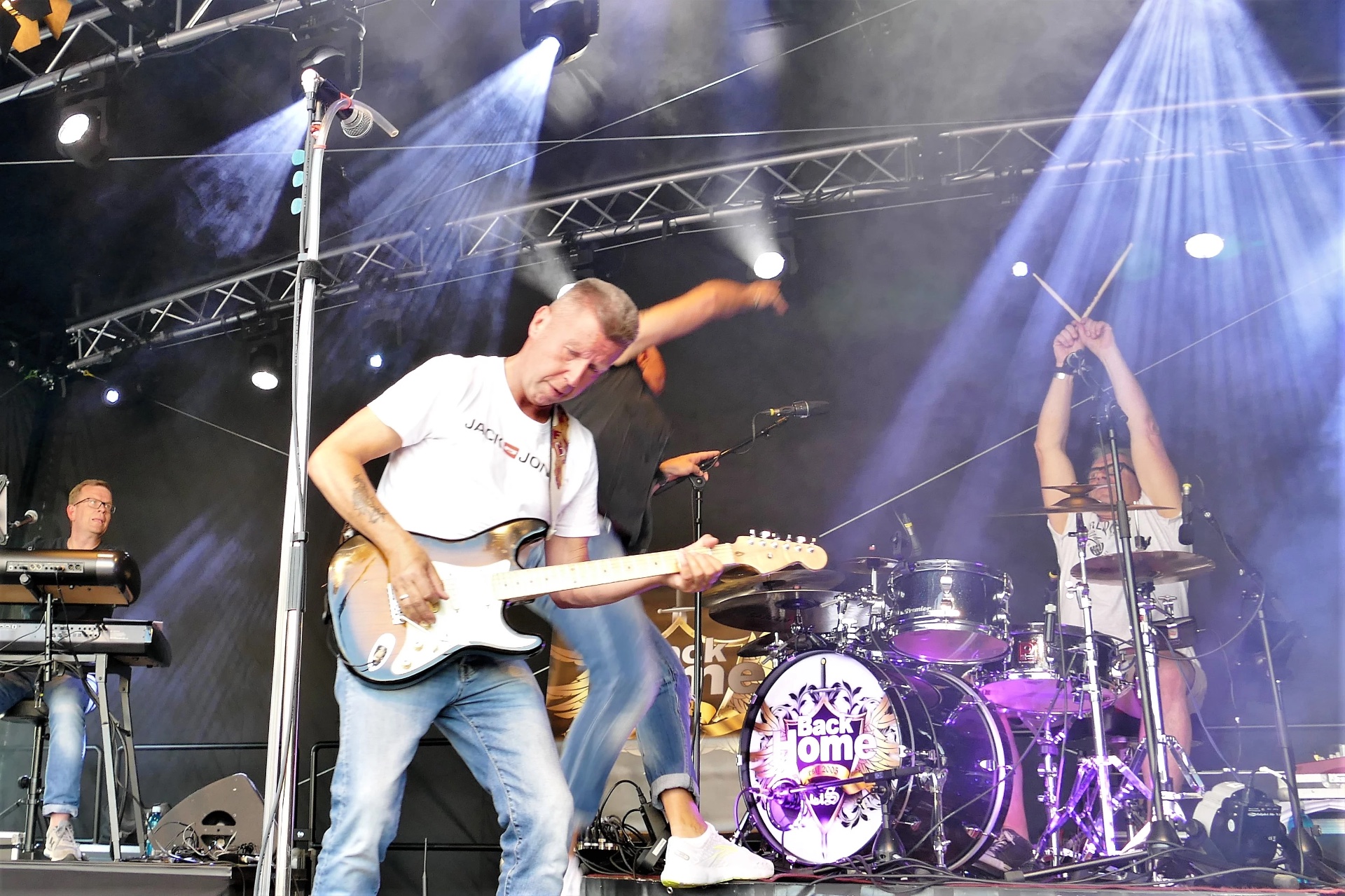 Gitarrensolo unter Spotlights